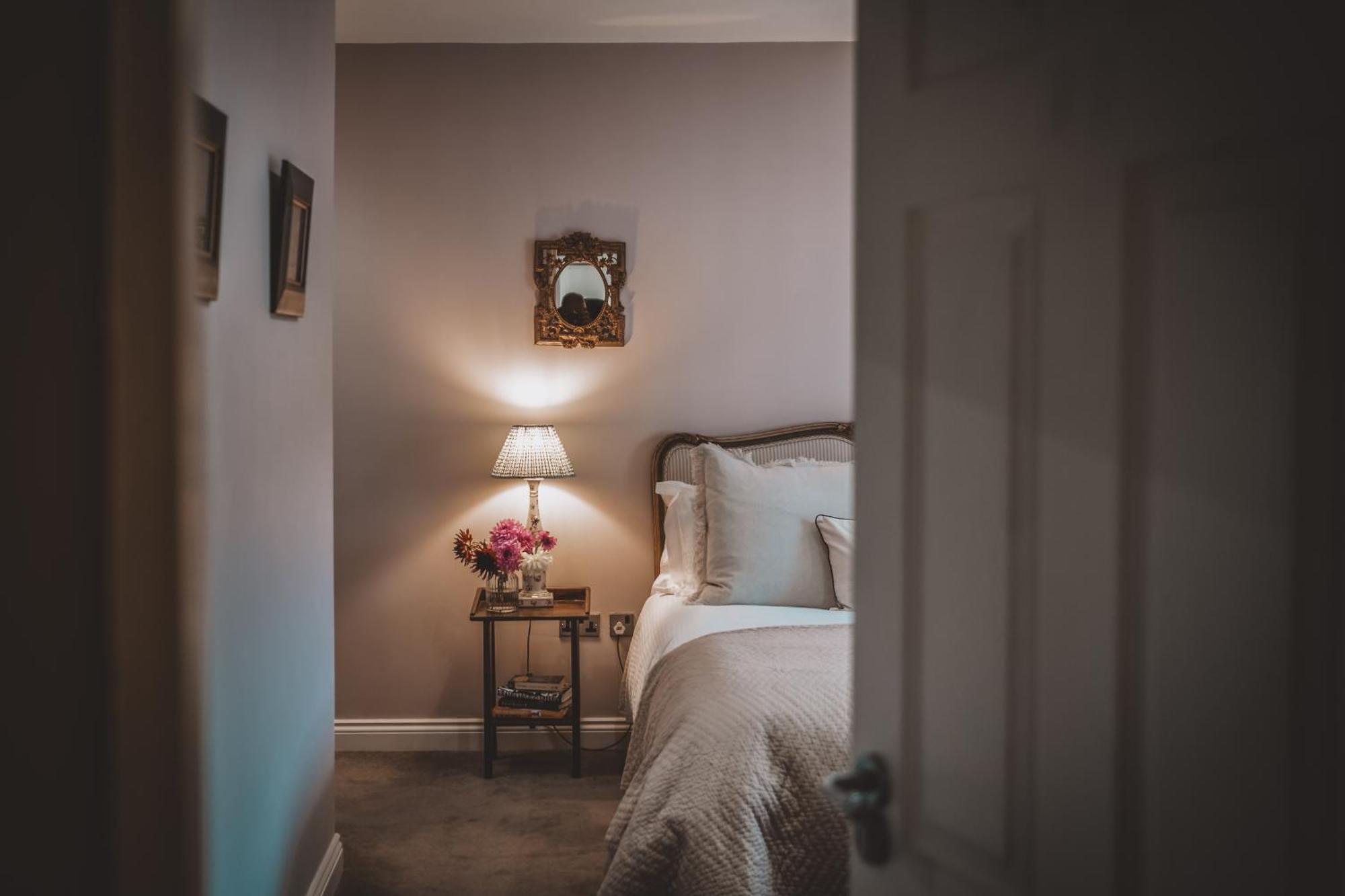The Hare & Hounds Inn Bowland Bridge Esterno foto