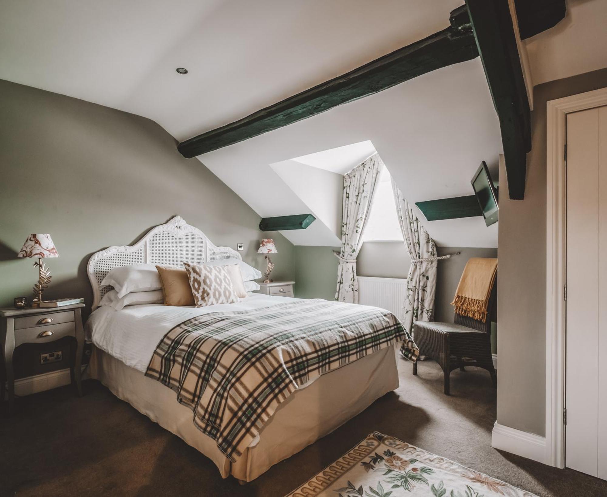 The Hare & Hounds Inn Bowland Bridge Esterno foto