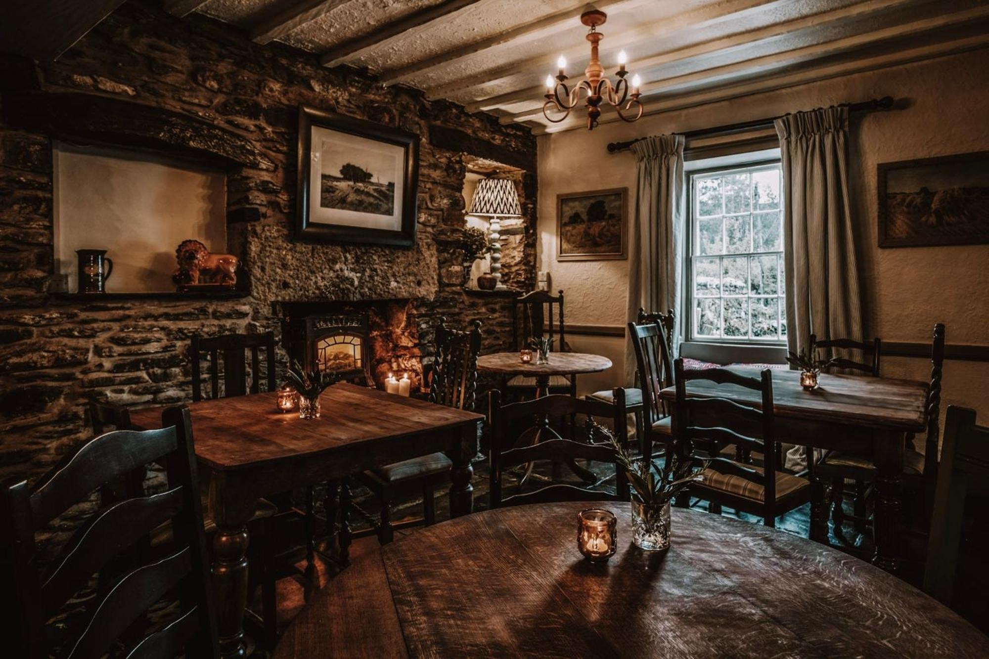 The Hare & Hounds Inn Bowland Bridge Esterno foto