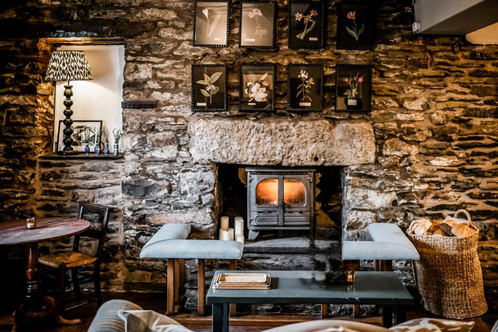 The Hare & Hounds Inn Bowland Bridge Esterno foto