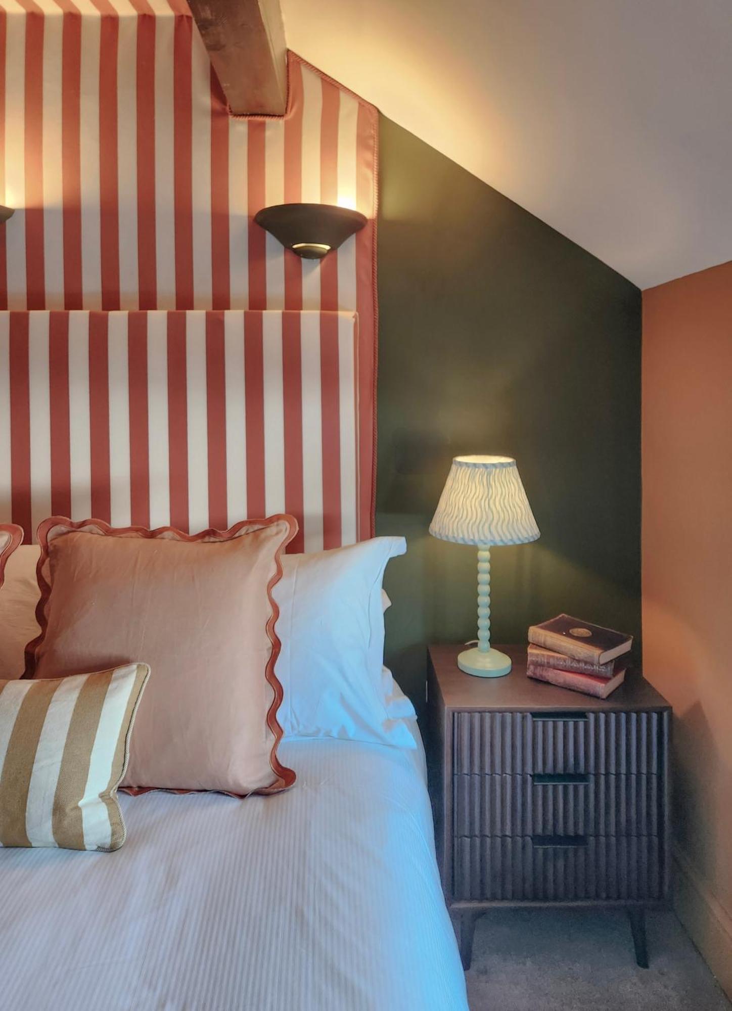 The Hare & Hounds Inn Bowland Bridge Esterno foto