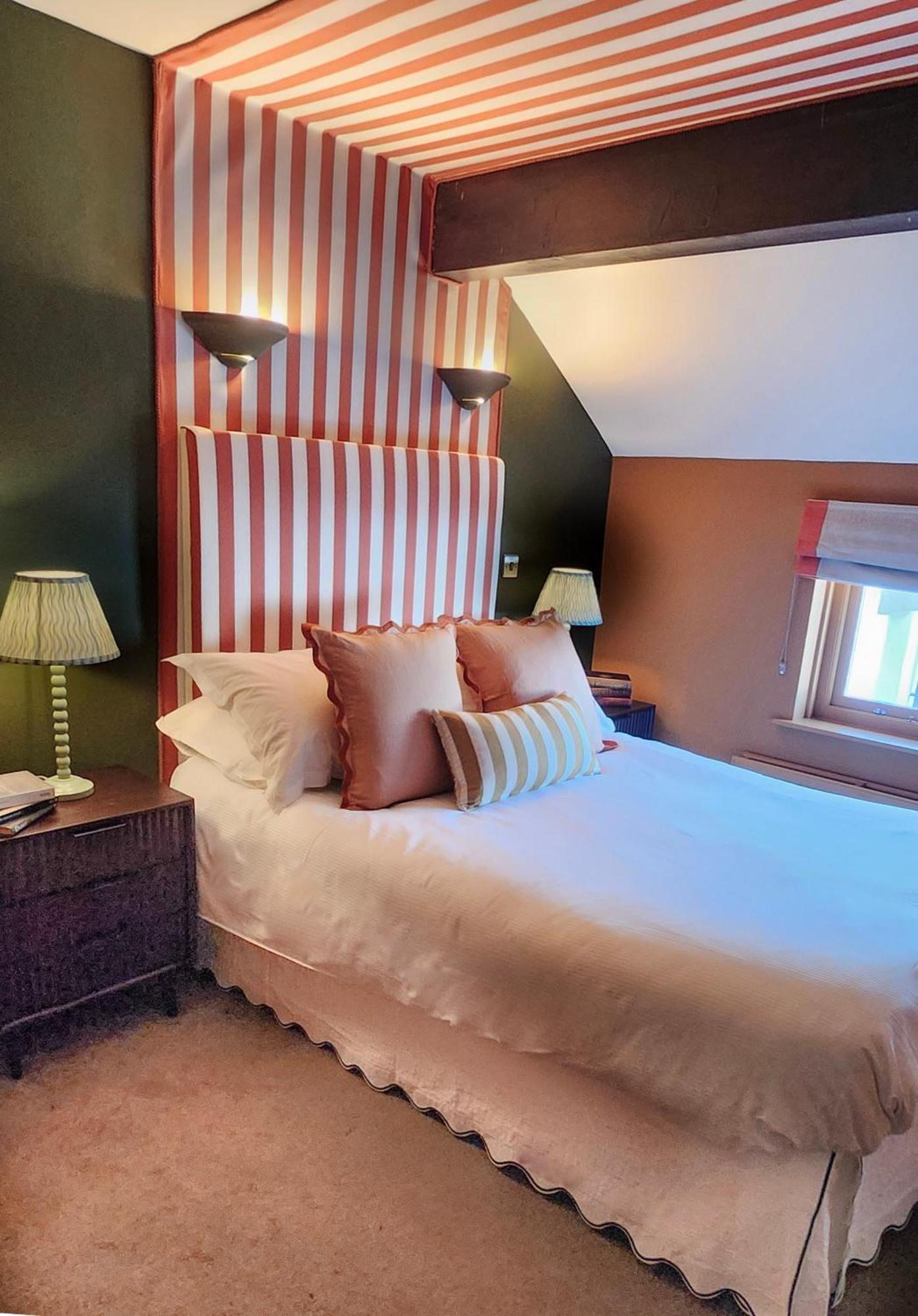 The Hare & Hounds Inn Bowland Bridge Esterno foto